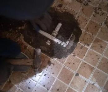 东坡卫生间漏水维修公司为您分享下卫生间渗水如何处理及注意事项